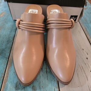DV by Dolce Vita Women's Tan Slip-On Mules